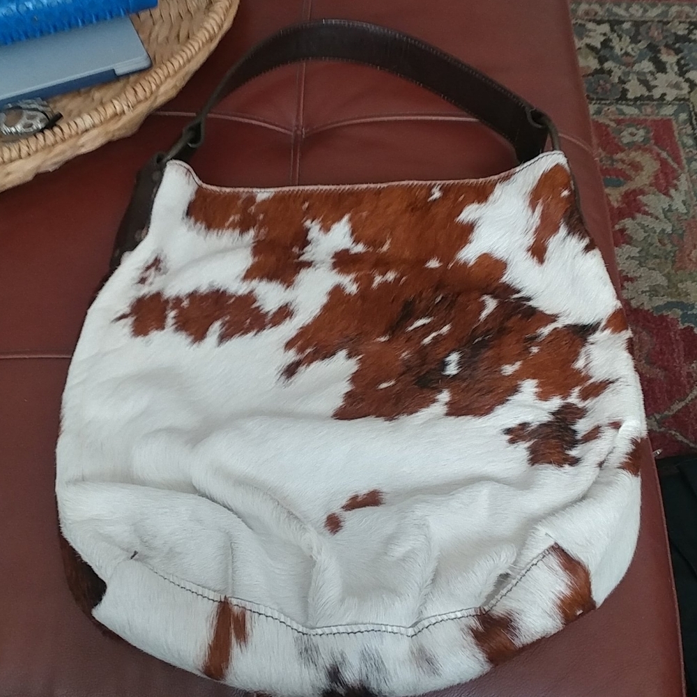 BEAUTIFUL LIKE NEW MAURICIO TAIUTI COWHIDE HANDBAG
